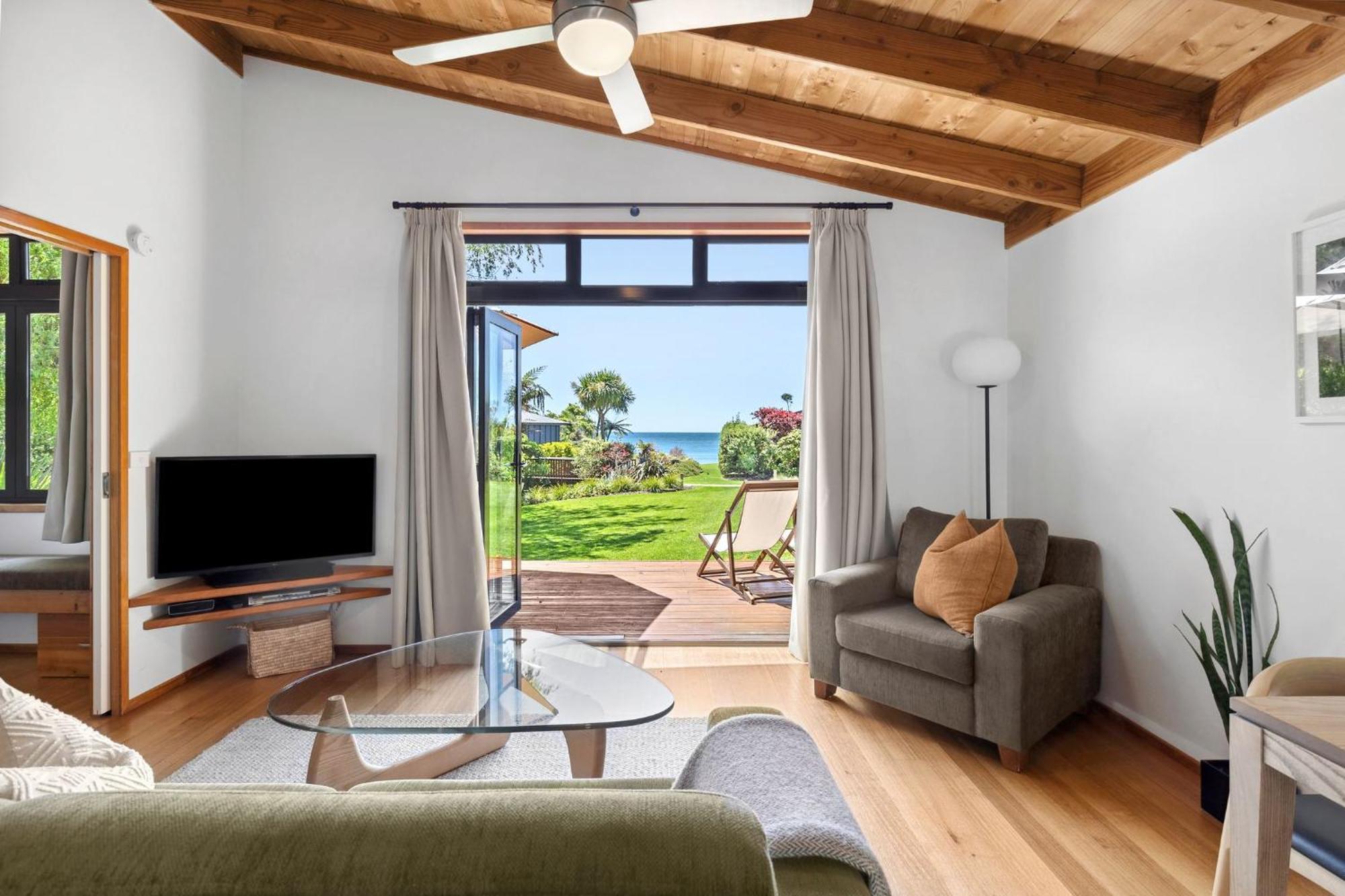 Adrift In Golden Bay- Absolute Beachfront Villas (Adults Only) Collingwood Exterior foto